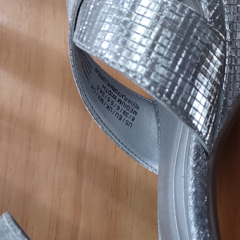 Kenneth Cole Reeva Platform Sandal In Silver Grid Metallic - Picture 4 of 10